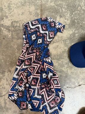 Aztec-Pattern Oblong Scarf in Blue, Pink & Black